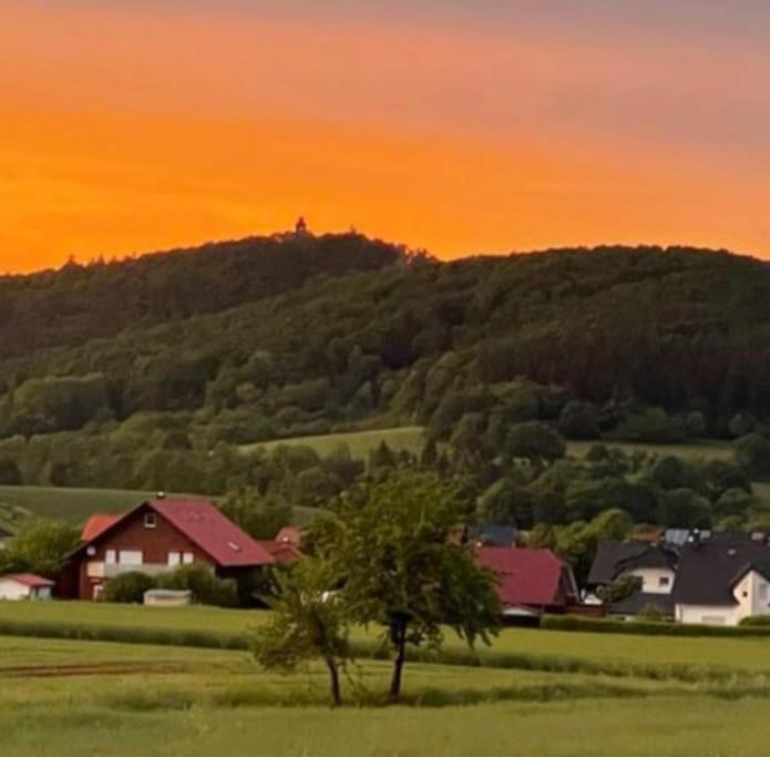 Ferienwohnung Leuchtbergblick Mit Terrasse Und Pkw Stellplatz Ешвеге Екстериор снимка