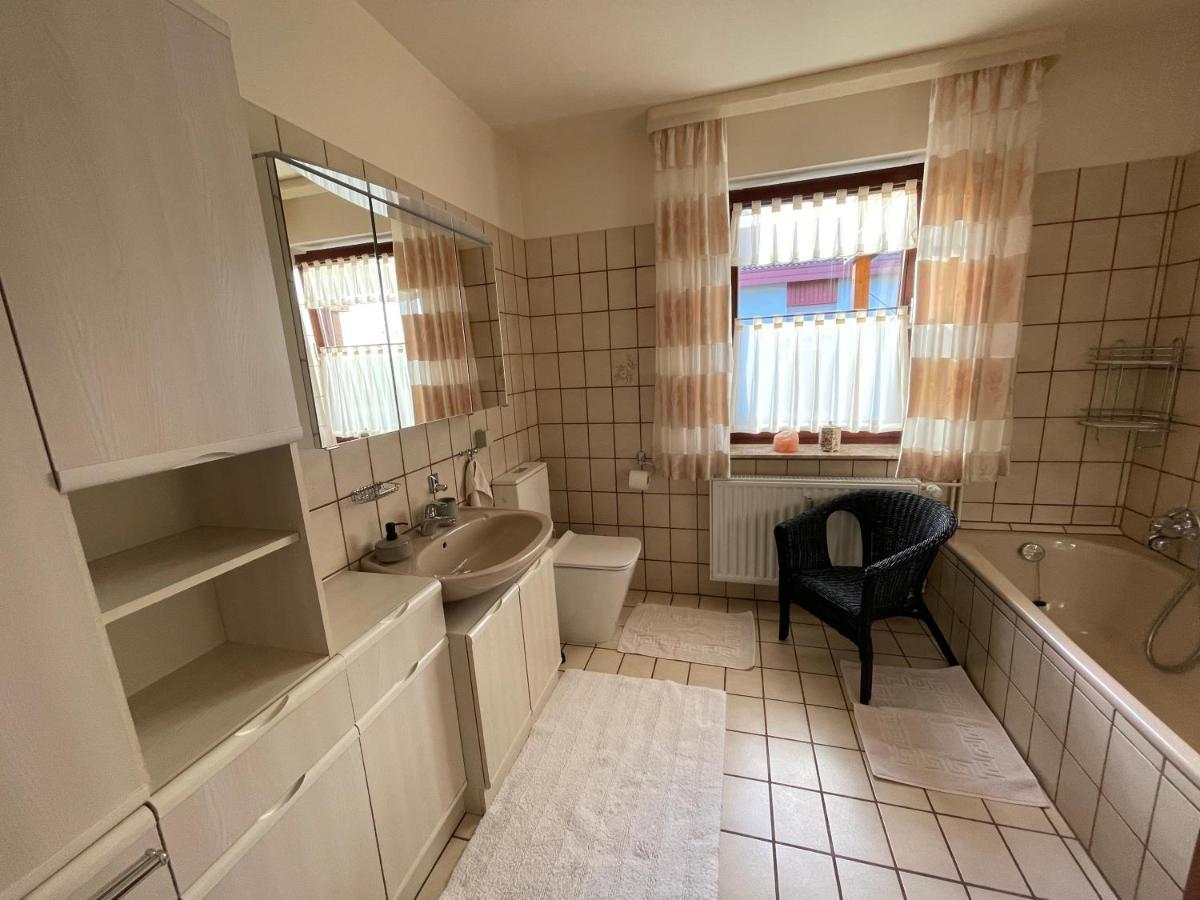 Ferienwohnung Leuchtbergblick Mit Terrasse Und Pkw Stellplatz Ешвеге Екстериор снимка